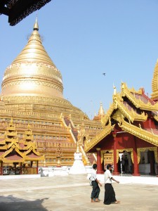 Schwezigon Pagoda, Bagan